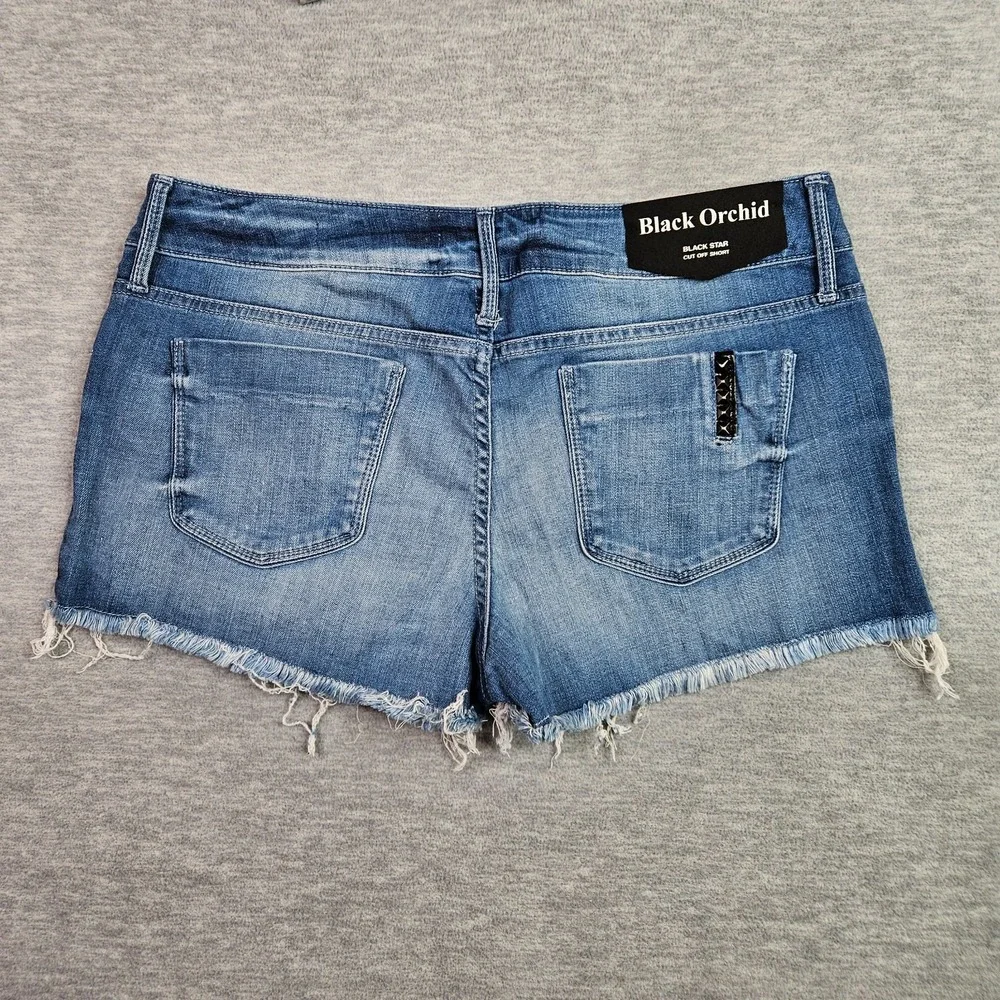 Black Orchid Denim Shorts Women Low Rise Distressed Frayed Hem Blue NWT Sz 31